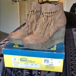Sbicca tan bootie